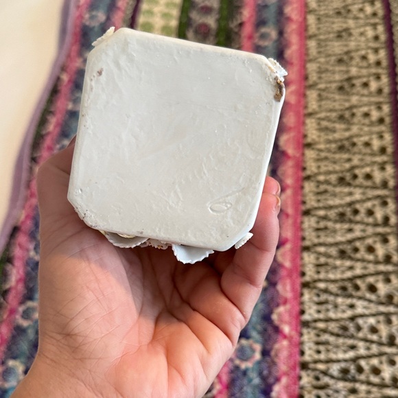 Elegant Floral White Vase - Picture 4 of 8